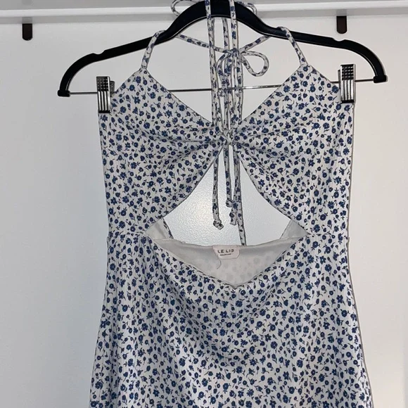 Le Lis Floral Dress - Picture 2 of 5